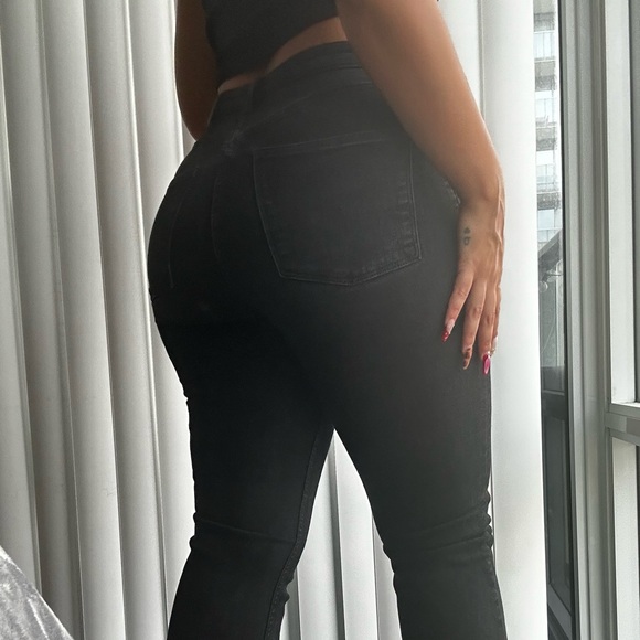 High waist form fitting Black flared jeans - Picture 4 of 4